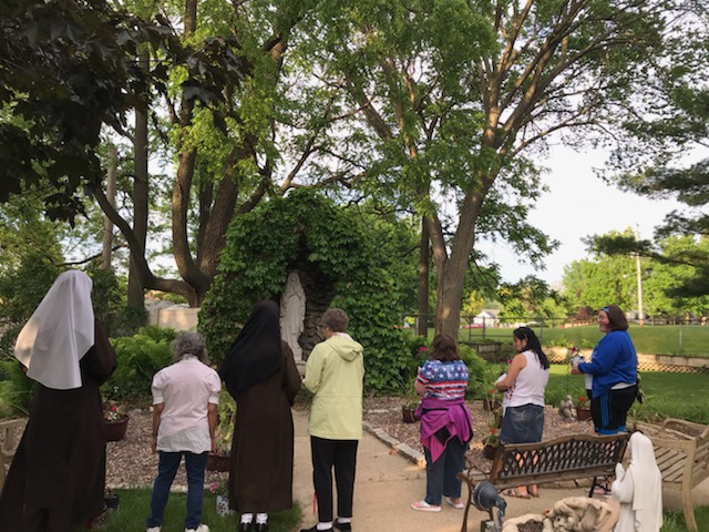 May Crowning3